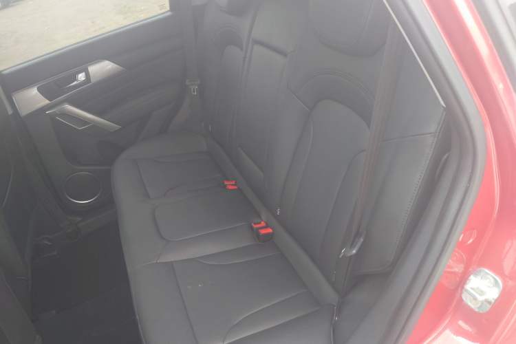 Used Haval H2 2017 Red-Label 1.5T Automatic Two-Wheel Drive Luxury Model Interior 1