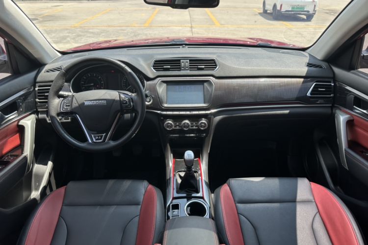 Used Haval H2 2017 Blue Label 1.5T Manual Two-Wheel-Drive Prestige Model Interior 1