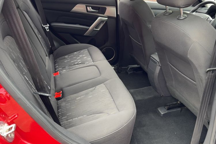Used Haval H2 2017 Red-Label 1.5T Manual Two-Wheel Drive Comfort Model Interior 4