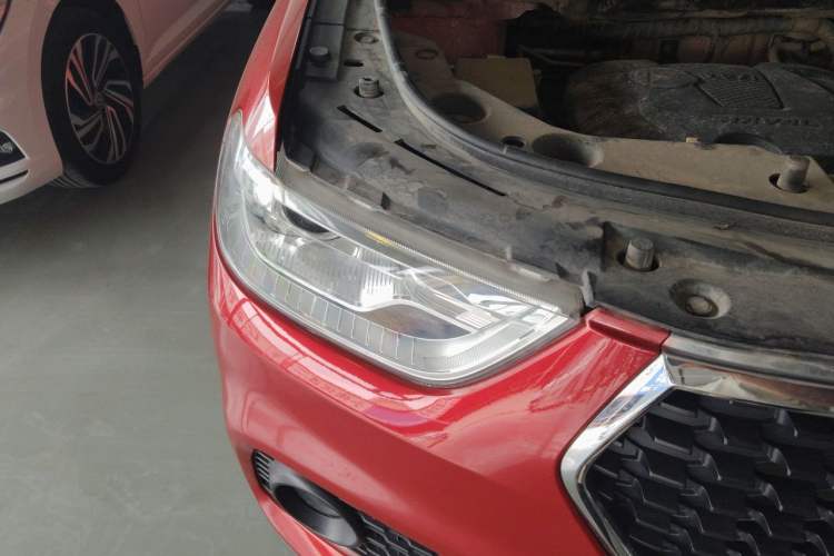 Used Haval H2 2017 Blue Label 1.5T Manual Two-Wheel Drive Luxury Model Right Front Headlight