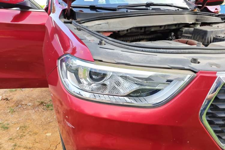 Used Haval H2 2017 Blue Label 1.5T Manual Two-Wheel Drive Luxury Model Right Front Headlight