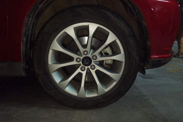Used Haval H2 2017 Red-Label 1.5T Manual Two-Wheel Drive Luxury Model Right Front Wheel Hub