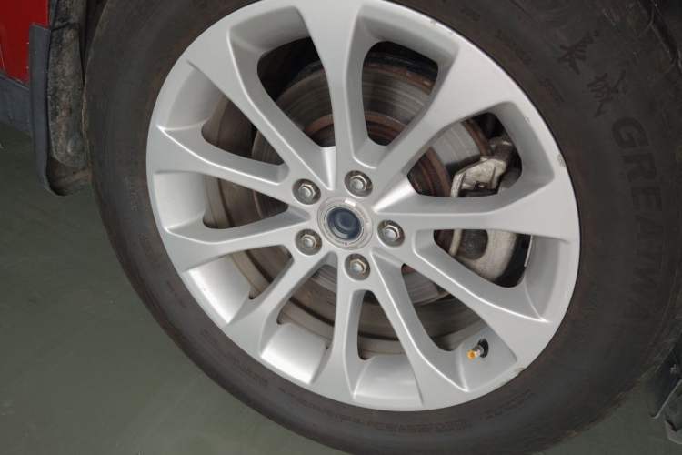 Used Haval H2 2017 Blue Label 1.5T Manual Two-Wheel Drive Luxury Model Right Front Wheel Hub
