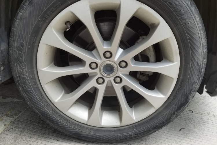 Used Haval H2 2017 Red-Label 1.5T Manual Two-Wheel Drive Luxury Model Right Front Wheel Hub