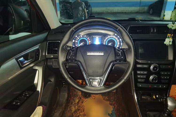 Used Haval H2 2017 Red-Label 1.5T Manual Two-Wheel Drive Luxury Model Steering Wheel