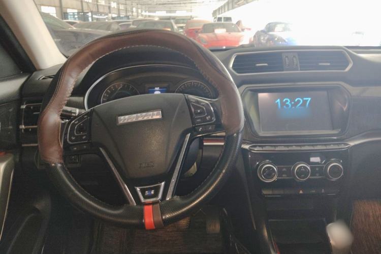Used Haval H2 2017 Blue Label 1.5T Manual Two-Wheel Drive Luxury Model Steering Wheel