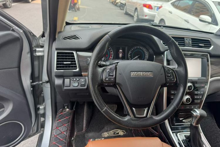 Used Haval H2 2017 Red-Label 1.5T Automatic Two-Wheel Drive Luxury Model Interior 1