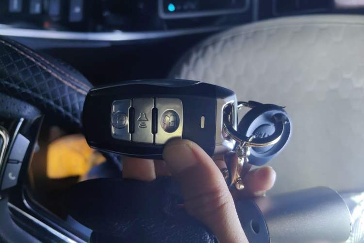 Used Haval H2 2017 Red-Label 1.5T Automatic Two-Wheel Drive Luxury Model Vehicle Key