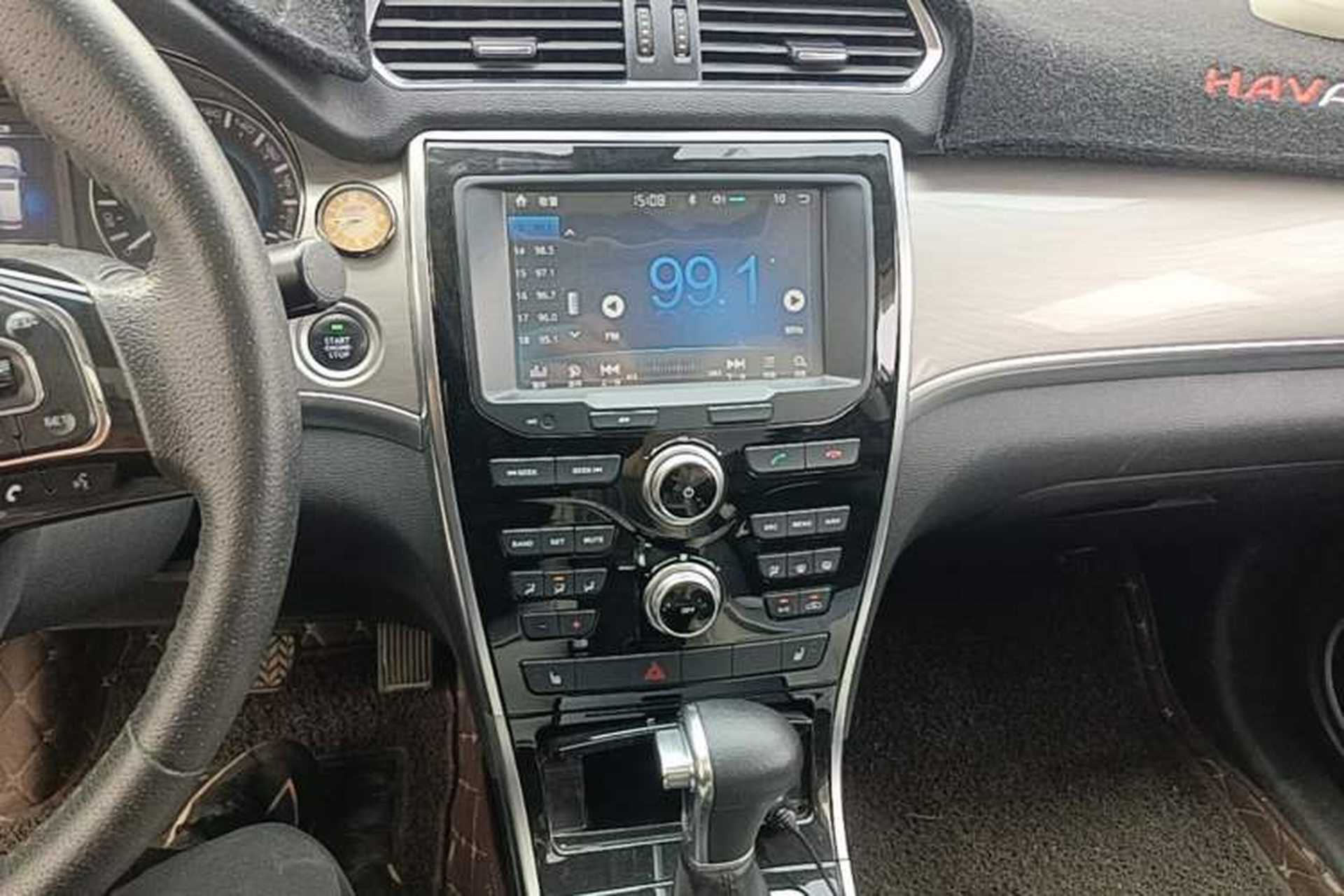 Used Haval H2 2017 Red-Label 1.5T Automatic Two-Wheel Drive Elite Model Audio And AC Panel