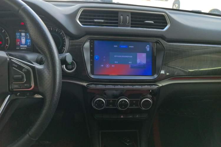 Used Haval H2 2017 Blue Label 1.5T Manual Two-Wheel Drive Elite Model Audio And AC Panel