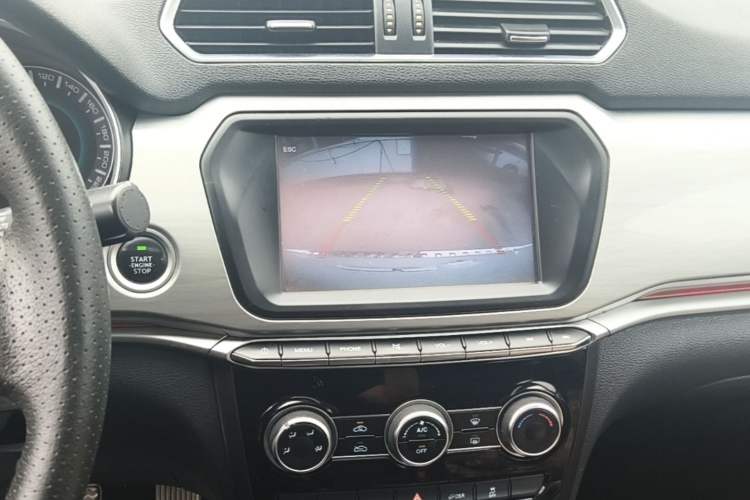 Used Haval H2 2017 Blue Label 1.5T Manual Two-Wheel Drive Luxury Model Audio And AC Panel