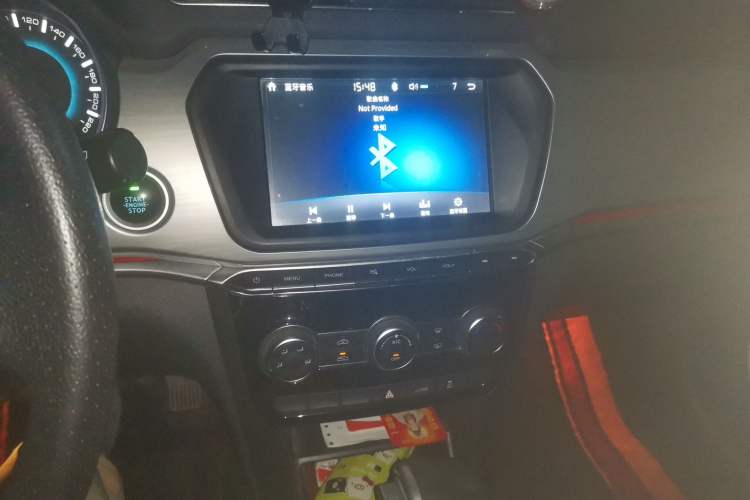 Used Haval H2 2017 Blue Label 1.5T Automatic Two-Wheel Drive Luxury Model Audio And AC Panel
