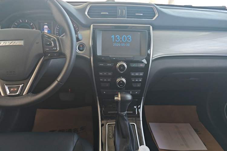 Used Haval H2 2017 Red-Label 1.5T Automatic Two-Wheel Drive Luxury Model Audio And AC Panel
