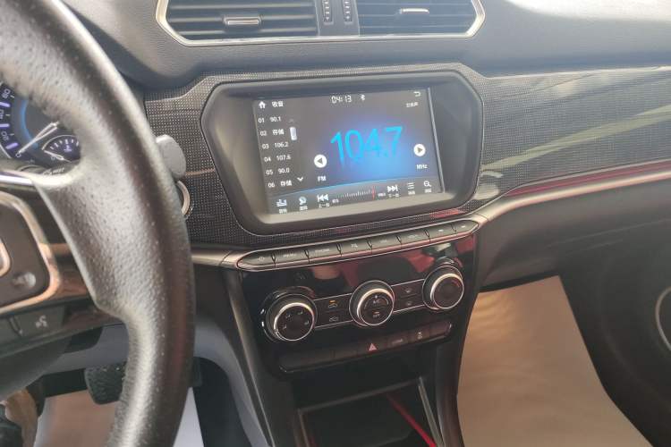 Used Haval H2 2017 Blue Label 1.5T Manual Two-Wheel Drive Luxury Model Audio And AC Panel