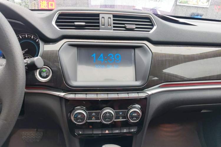 Used Haval H2 2017 Blue Label 1.5T Automatic Two-Wheel Drive Prestige Model Audio And AC Panel