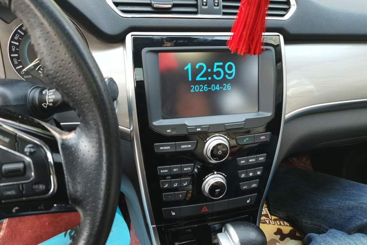 Used Haval H2 2017 Red-Label 1.5T Automatic Two-Wheel Drive Elite Model Audio And AC Panel