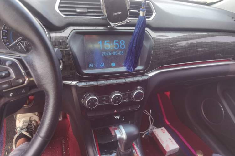 Used Haval H2 2017 Blue Label 1.5T Automatic Two-Wheel Drive Luxury Model Audio And AC Panel