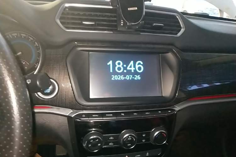 Used Haval H2 2017 Blue Label 1.5T Automatic Two-Wheel Drive Luxury Model Audio And AC Panel