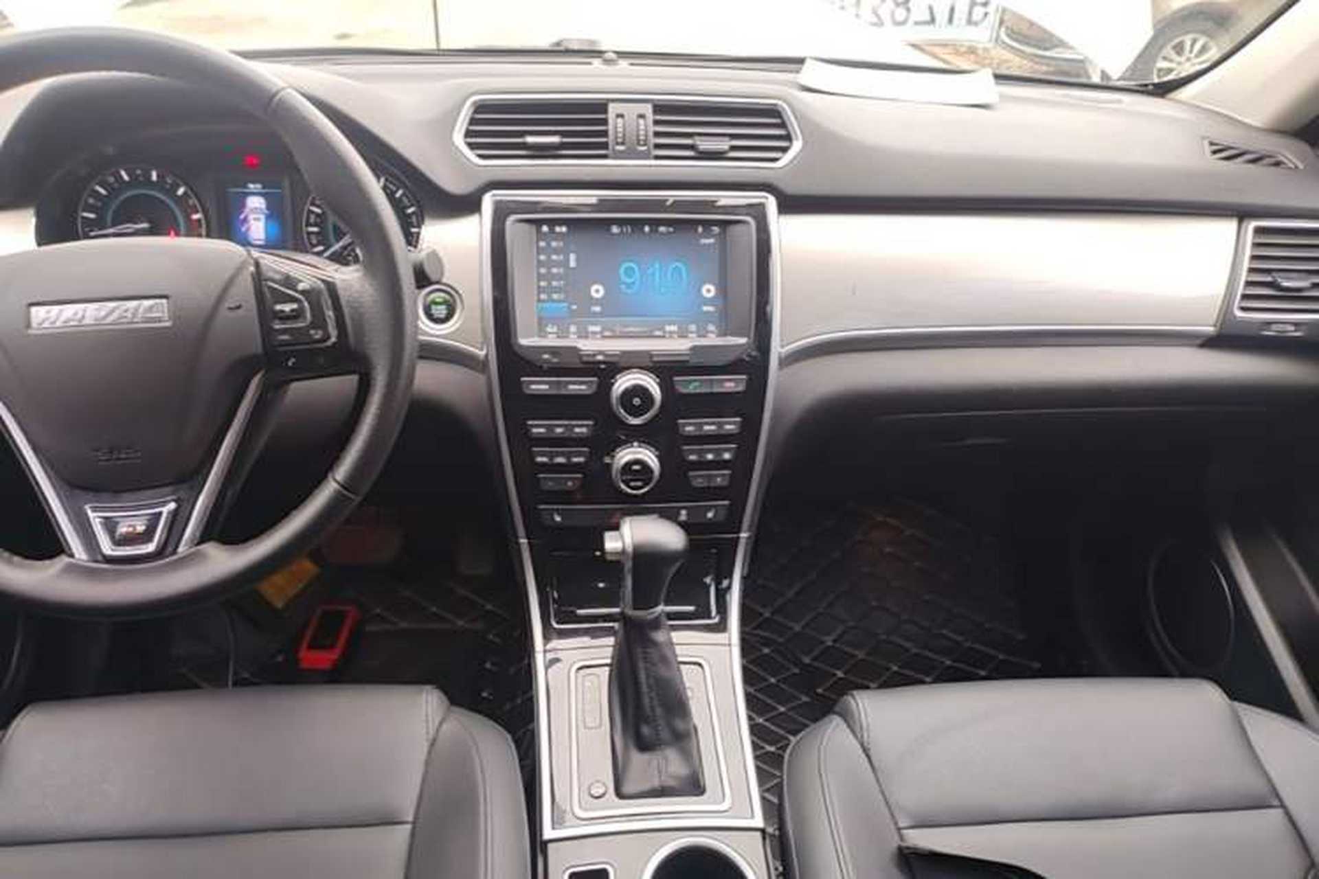 Used Haval H2 2017 Red-Label 1.5T Automatic Two-Wheel Drive Luxury Model Audio And AC Panel