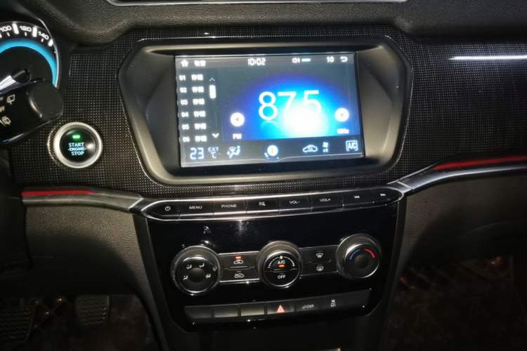 Used Haval H2 2017 Blue Label 1.5T Manual Two-Wheel Drive Luxury Model Audio And AC Panel