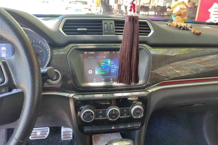 Used Haval H2 2017 Blue Label 1.5T Automatic Two-Wheel Drive Luxury Model Audio And AC Panel