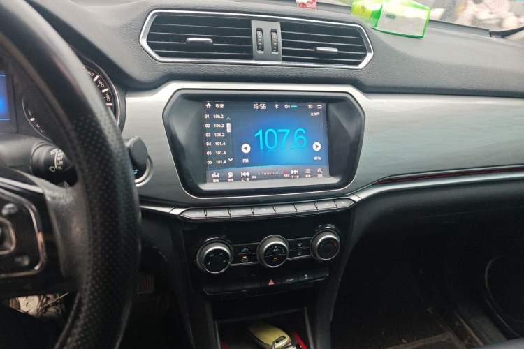Used Haval H2 2017 Blue Label 1.5T Manual Two-Wheel Drive Elite Model Audio And AC Panel