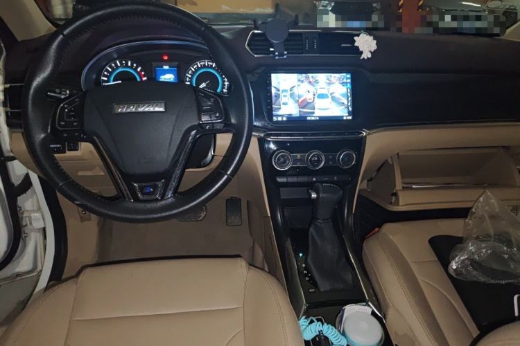 Used Haval H2 2017 Blue Label 1.5T Automatic Two-Wheel Drive Elite Model Center Console