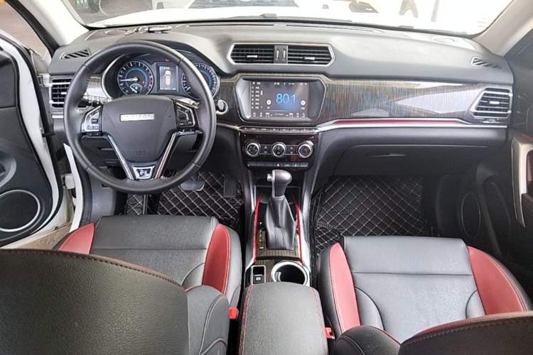 Used Haval H2 2017 Blue Label 1.5T Automatic Two-Wheel Drive Elite Model Center Console