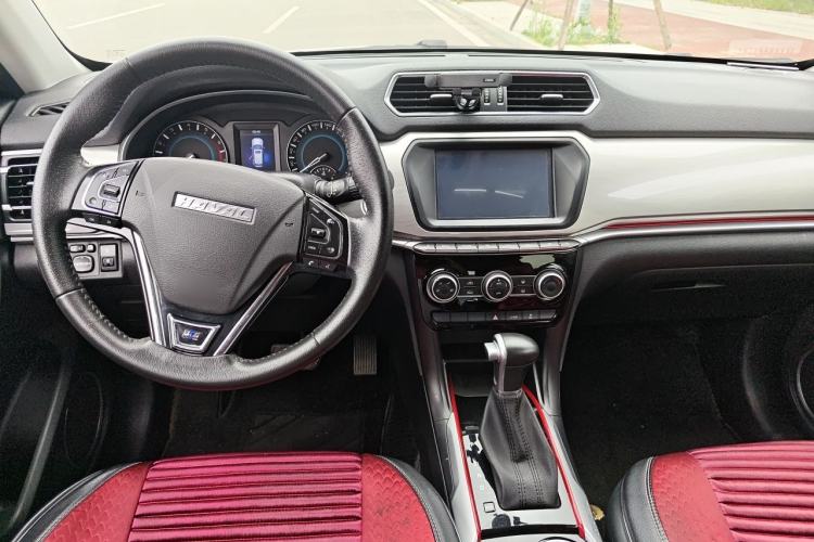 Used Haval H2 2017 Blue Label 1.5T Automatic Two-Wheel Drive Luxury Model Center Console