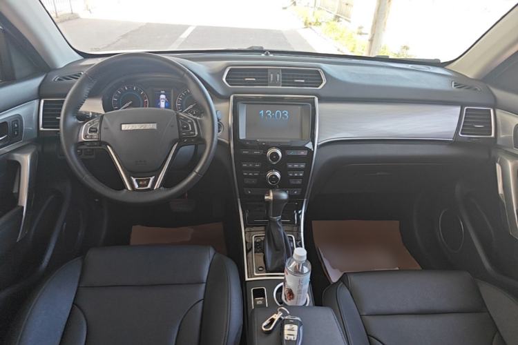 Used Haval H2 2017 Red-Label 1.5T Automatic Two-Wheel Drive Luxury Model Center Console