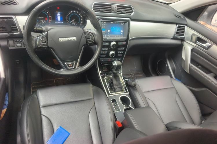 Used Haval H2 2017 Red-Label 1.5T Automatic Two-Wheel Drive Luxury Model Center Console
