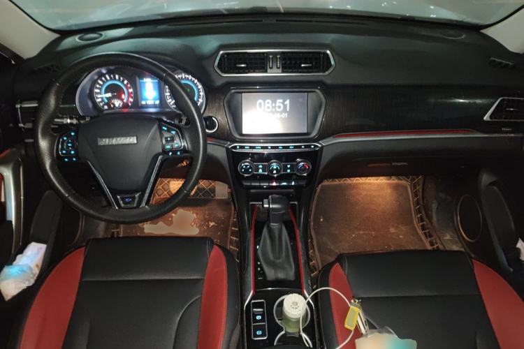 Used Haval H2 2017 Blue Label 1.5T Automatic Two-Wheel Drive Luxury Model Center Console