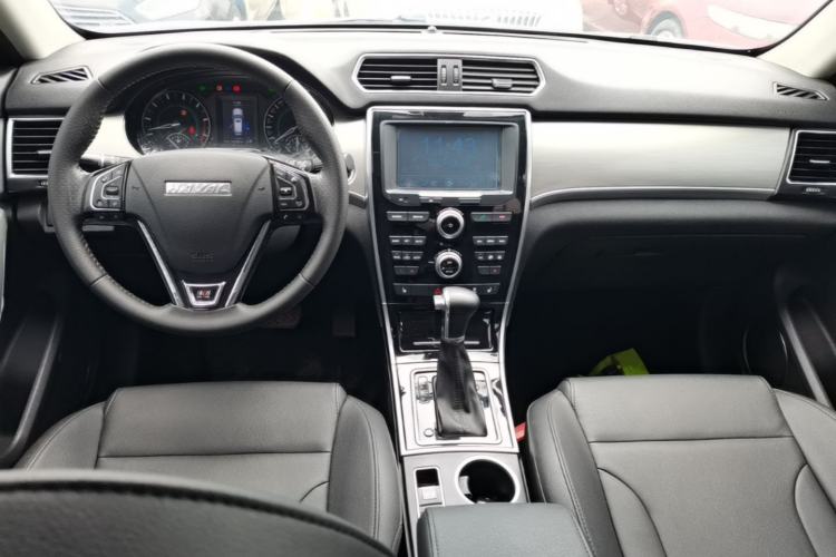 Used Haval H2 2017 Red-Label 1.5T Automatic Two-Wheel Drive Luxury Model Center Console