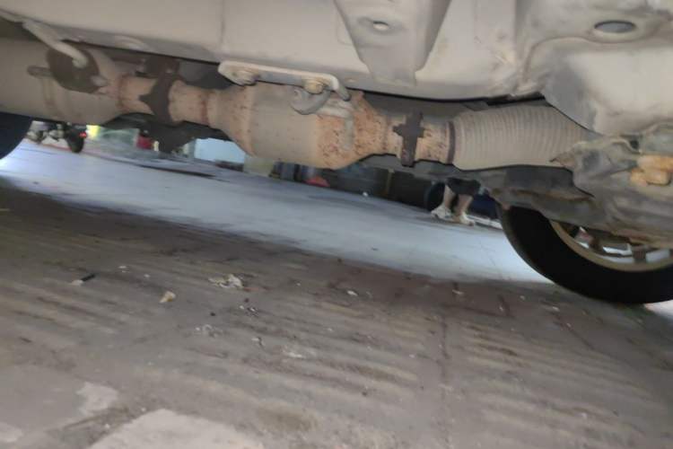 Used Haval H2 2017 Red-Label 1.5T Manual Two-Wheel-Drive Elite Model Chassis Front Right