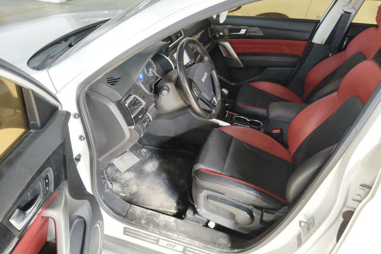 Used Haval H2 2017 Blue Label 1.5T Manual Two-Wheel Drive Elite Model Driver Seat