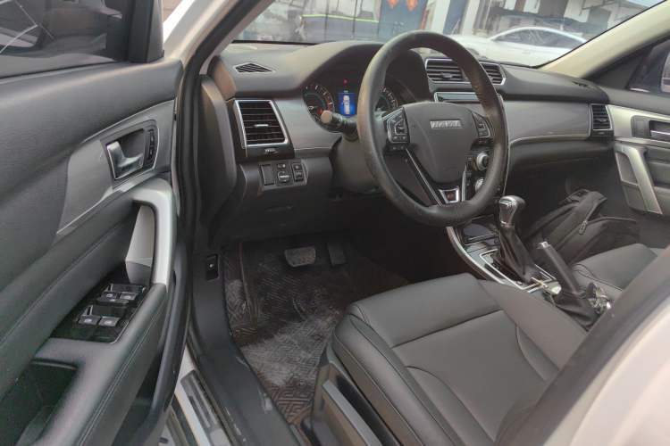 Used Haval H2 2017 Red-Label 1.5T Automatic Two-Wheel Drive Elite Model Driver Seat