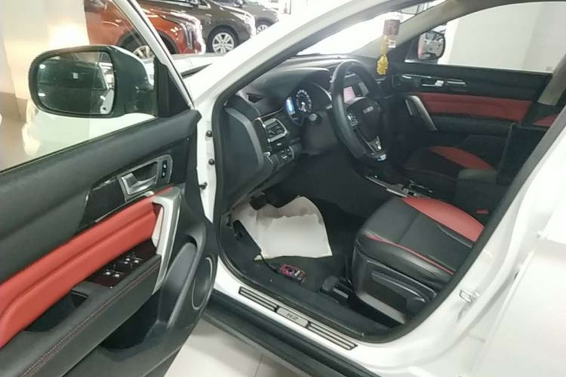 Used Haval H2 2017 Blue Label 1.5T Automatic Two-Wheel Drive Elite Model Driver Seat