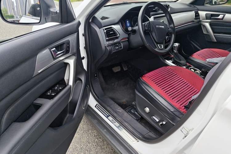 Used Haval H2 2017 Blue Label 1.5T Automatic Two-Wheel Drive Luxury Model Driver Seat