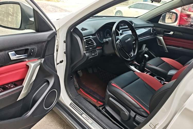 Used Haval H2 2017 Blue Label 1.5T Manual Two-Wheel Drive Luxury Model Driver Seat