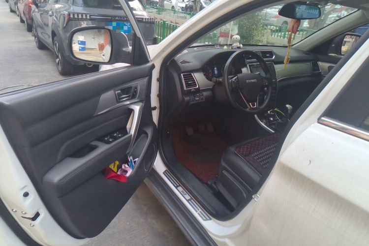 Used Haval H2 2017 Red-Label 1.5T Manual Two-Wheel Drive Luxury Model Driver Seat