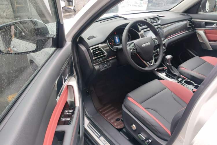Used Haval H2 2017 Blue Label 1.5T Automatic Two-Wheel Drive Prestige Model Driver Seat