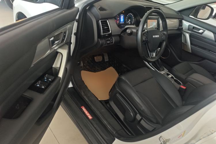 Used Haval H2 2017 Red-Label 1.5T Automatic Two-Wheel Drive Luxury Model Driver Seat