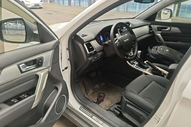 Used Haval H2 2017 Red-Label 1.5T Automatic Two-Wheel Drive Elite Model Driver Seat