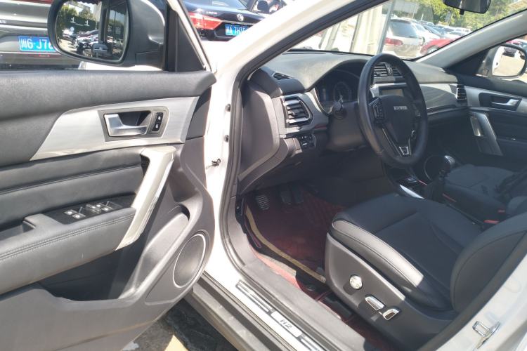 Used Haval H2 2017 Blue Label 1.5T Manual Two-Wheel Drive Luxury Model Driver Seat
