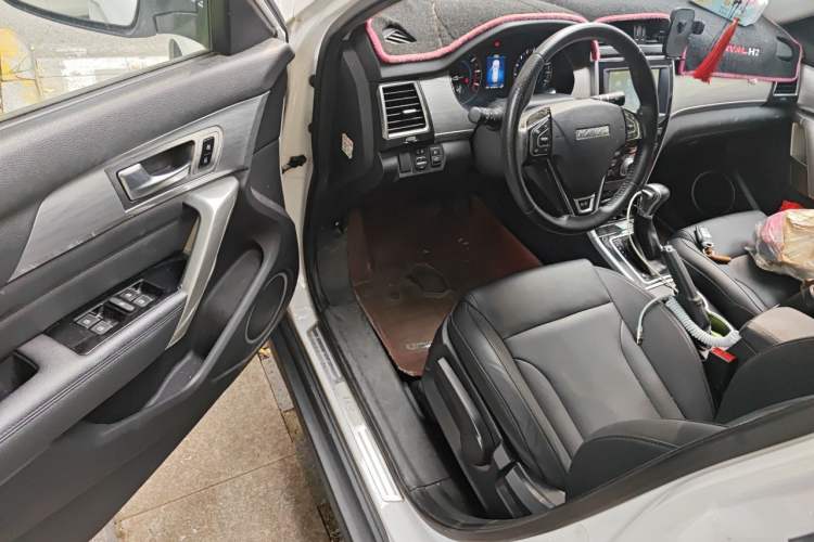Used Haval H2 2017 Red-Label 1.5T Automatic Two-Wheel Drive Elite Model Driver Seat