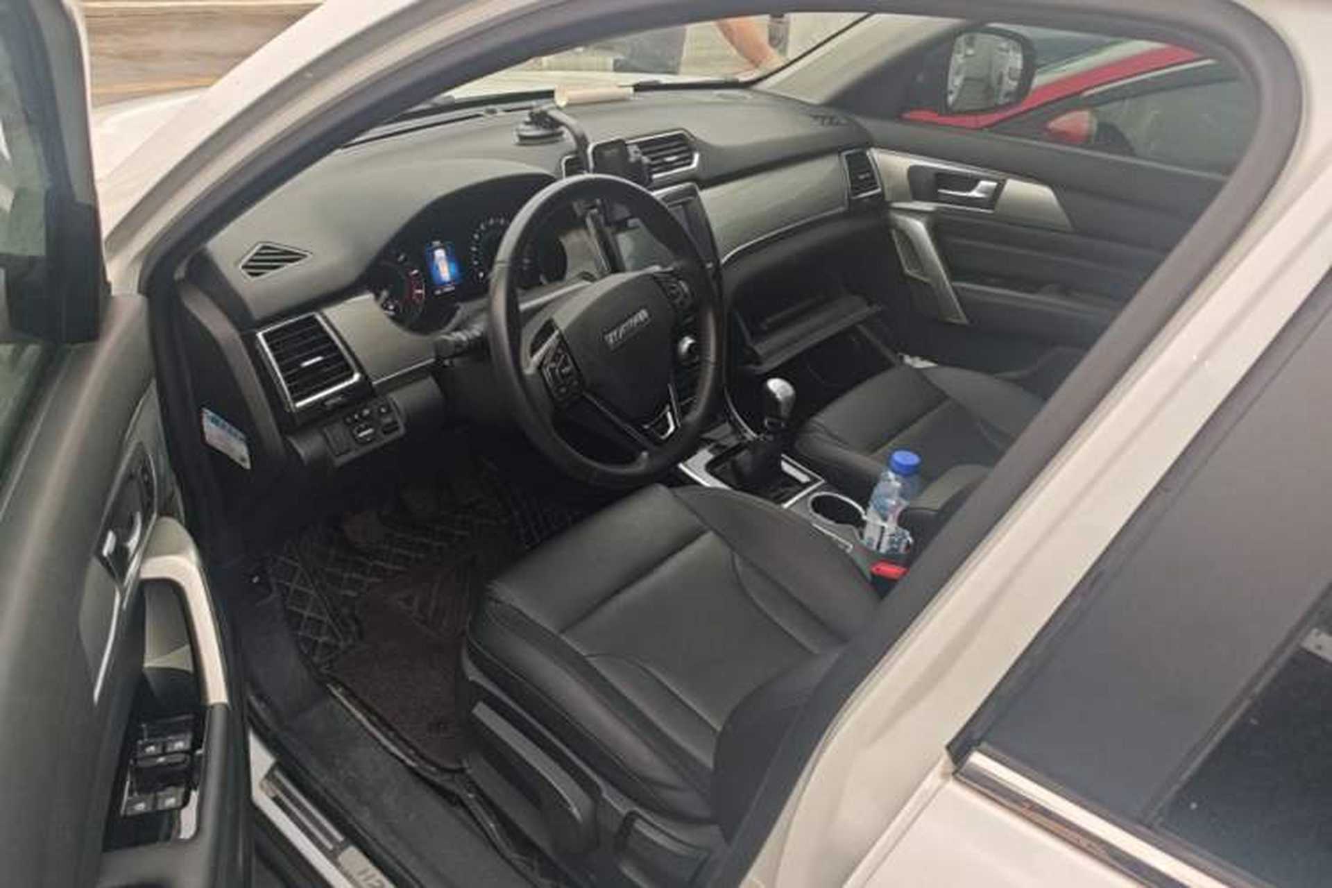 Used Haval H2 2017 Red-Label 1.5T Manual Two-Wheel Drive Luxury Model Driver Seat