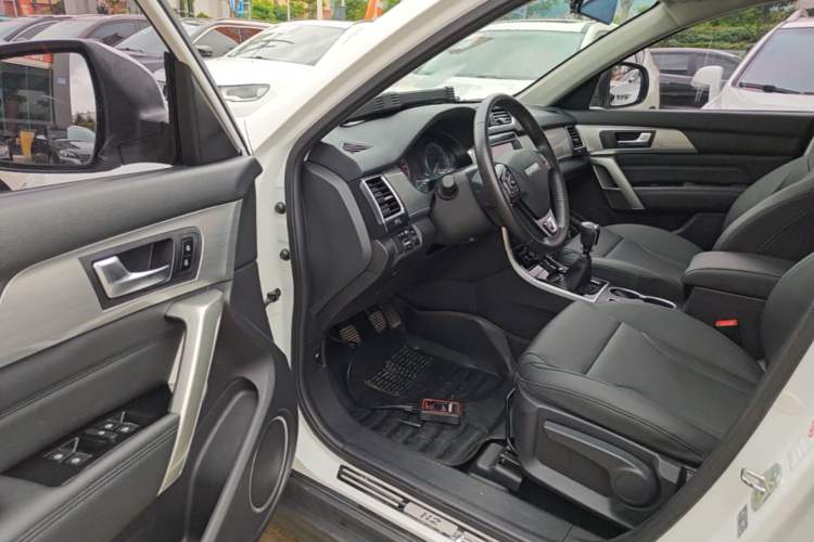 Used Haval H2 2017 Red-Label 1.5T Manual Two-Wheel Drive Luxury Model Driver Seat