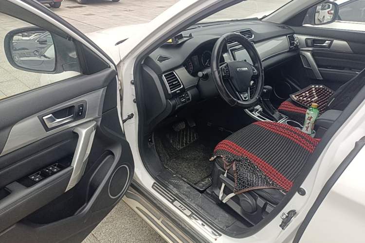 Used Haval H2 2017 Red-Label 1.5T Automatic Two-Wheel Drive Luxury Model Driver Seat