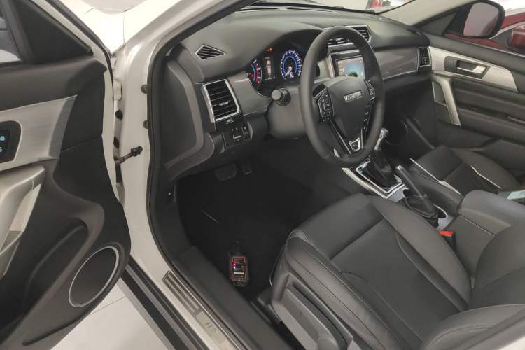 Used Haval H2 2017 Red-Label 1.5T Automatic Two-Wheel Drive Elite Model Driver Seat