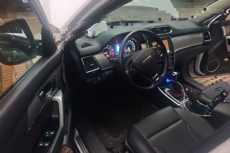 Used Haval H2 2017 Red-Label 1.5T Automatic Two-Wheel Drive Elite Model Driver Seat